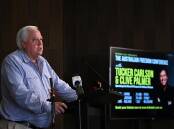 Clive Palmer will host a series of interviews with US right-wing journalist Tucker Carlson. (Bianca De Marchi/AAP PHOTOS)